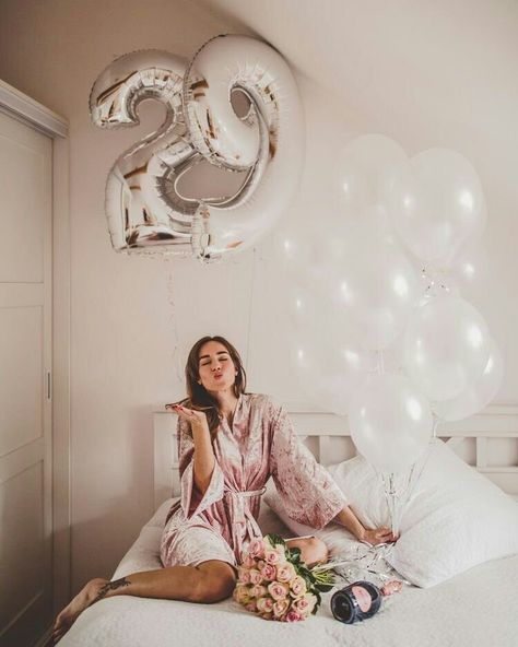 Flowers Balloons, Photo Flowers, Birthday Photo, Champagne, Balloons, Bed, Birthday, Flowers