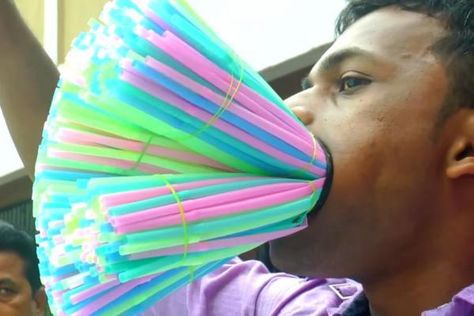 Man breaks Guinness record by stuffing 459 straws in his mouth Guinness Book Of World Records, World Record, World Records, Guinness, Wonders Of The World, A Man, Straw, India, Drinks