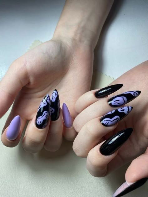 Edgy Purple Nails, Purple Edgy Nails, Purple Fire Nails, Edgy Nails Acrylic Grunge, Edgy Nail Ideas, Nail Designs For Halloween, Spooky Nail Designs, Art Transformation, Horror Nails