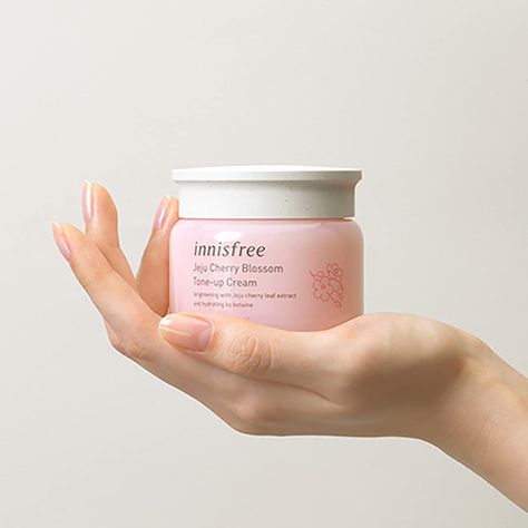 A lightweight, brightening cream enriched with Jeju Cherry leaf extract to help boost radiance and soothe dryness for skin that glows with hydration. Innisfree Skincare, Prunus Yedoensis, Jeju Cherry Blossom, Cherry Leaf, Jelly Cream, Tone Up Cream, Cleansing Powder, Clear Complexion, Tone Up