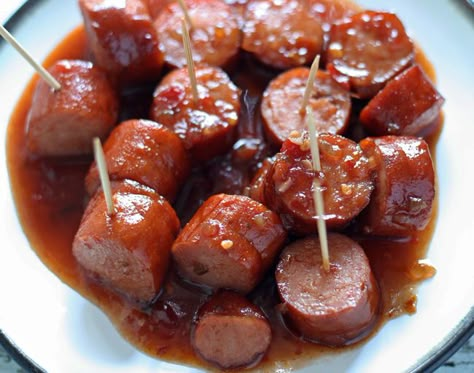 Our Slow Cooker Sweet Spicy Sausage is the perfect blend of sweet, spicy and smoky and is sure to be your new favorite appetizer! Hot Orderves, Hot Italian Sausage Recipes, Shower Finger Foods, Italian Sausage Recipes, Superbowl Appetizers, Hot Italian Sausage, Spicy Sausage, Favorite Appetizers, Graduation Shirts