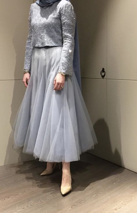 Outfit Rok Tutu, Tutu Skirt Hijab, Ootd Rok Tutu, Rok Tutu Hijab Outfit, Tutu Skirt Outfit, Tulle Outfit, Tweed Fashion, Tulle Skirts Outfit, Sparkle Skirt