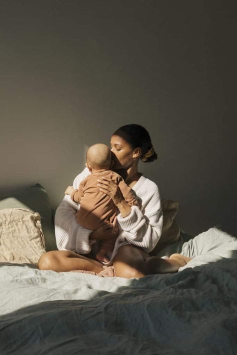 New Mom Aesthetic, Mother With Son, Motherhood Photoshoot, Frida Mom, Newborn Family Pictures, Motherhood Photos, Mother Baby Photography, Mum And Baby, Foto Newborn