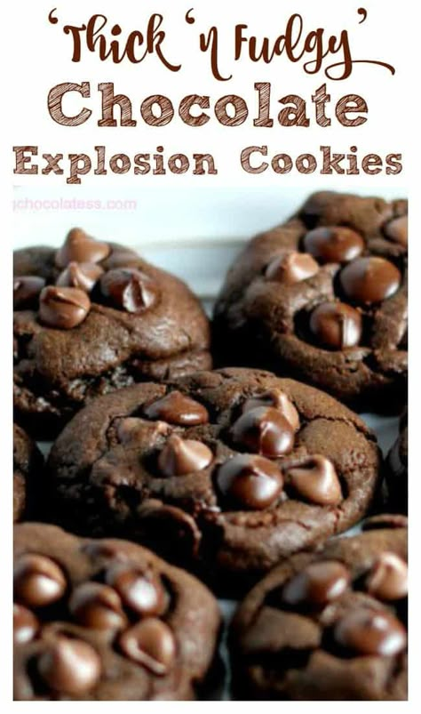 'Thick 'n Fudgy' Chocolate Explosion Cookies - That's what these cookies are...pure chocolate explosions of love. #chocolate #cookies #holidays #fudge #baking Chocochip Cookies, Crinkle Cookies, Chocolate Chocolate, Milk Chocolate Chips, Love Chocolate, Easy Chocolate, Homemade Chocolate, Cookie Monster, Chocolate Cookies