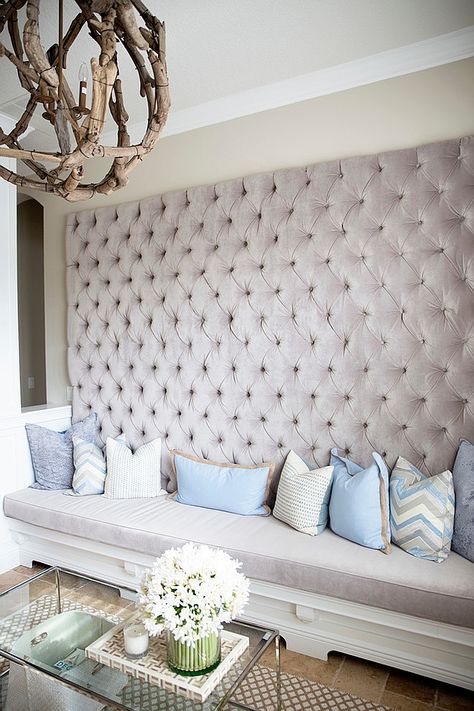 Tufted wall and bench provide smart seating for the living room [Design: Steele Street Studios] Tufted Wall, Niche Wall, Upholstered Wall Panels, Upholstered Walls, Padded Wall, Living Room Bench, Boutique Interior, The Ceiling, Cool House Designs