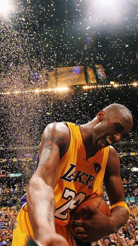 Rare Kobe Bryant Pictures, Cool Basketball Pictures, Kobe Bryant Iphone Wallpaper, Kobe Brayant, Kobe Bryant Poster, Kobe Mamba, Kobe Bryant 8, Bryant Lakers, Kobe Bryant Pictures