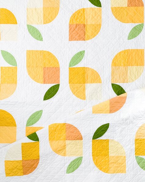 Memi's Lemons Quilt Pattern is now available on my shop! I will begin by saying I don't really know where to begin with this one, hah. This is one of the most, if not THE most, meaningful pattern I've design and I think that's what makes it hard to talk about. This is the fastest idea to release pattern I've released. Meaning from the moment I had the idea for this pattern to today, this is the fastest one. Usually quilt patterns ideas happen months, if not a good year, in advance. Not this Computer Work, Quilt Square Patterns, Patchwork Quilt Patterns, Modern Quilt Patterns, Diy Quilt, Patchwork Patterns, Beautiful Quilts, Square Quilt, Quilt Inspiration