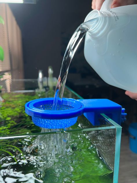 Introducing the new and improved WetCup Tank Water Diffuser, perfect for rimless and rimmed tanks. Specially designed for fish tank enthusiasts and aquascapers! Made from durable ABS and PETG plastic 3D printed filament, this innovative diffuser ensures that your tank decor and plants remains intact and undisturbed during water changes. No more accidental spills or messes. Enjoy a hassle-free water changing experience. Keep your tank clean and your fish happy with the WetCup Tank Water Diffuser. Large Freshwater Aquarium, Cool Fish Tank Decorations, Water Diffuser, Axolotl Tank, Indoor Pond, Fish Tank Terrarium, Aquarium Maintenance, Small Fish Tanks, Cool Fish Tanks