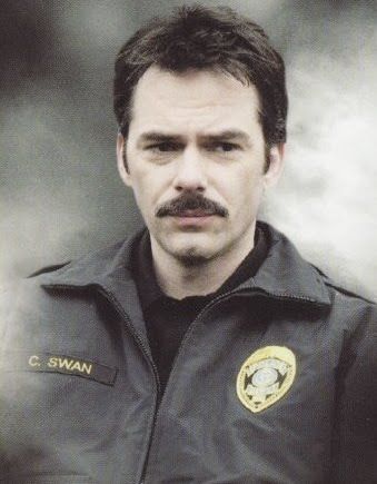 Yup, this is Bella Swan's dad in Twilight, Billy Burke and evidently author Michael Connelly's latest choice for Harry Bosch.  I think it's the moustache. Twilight Romance, Twilight Art, Twilight Poster, Charlie Swan, Billy Burke, Twilight Saga Series, Team Jacob, Twilight Photos, Twilight Film