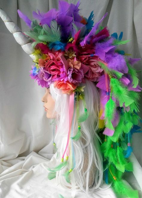 Gig Aesthetic, Outfit Carnaval, Carnaval Ideas, Unicorn Headpiece, Rave Cosplay, Carnival Headdress, Rainbow Costumes, Crazy Hat Day, Flower Costume