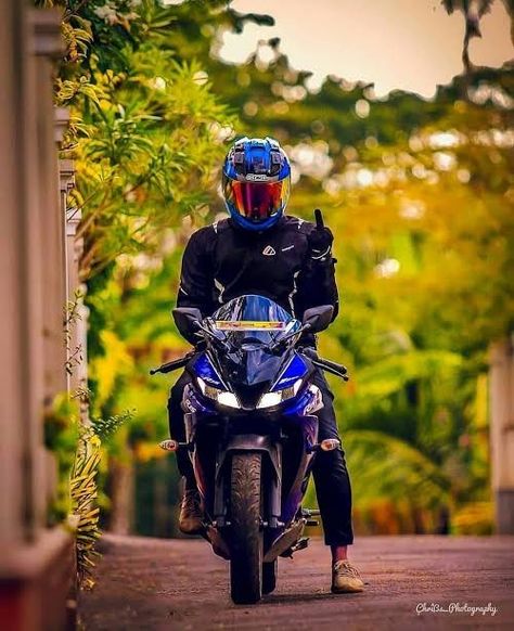 Sport Bike Rider, R15 Yamaha, R15 V3, Yamaha R15, Bike Couple, Ns 200, Track Pictures, Duke Bike, Motorcycle Events