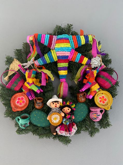 Mexican Theme Christmas Tree Ornaments, Mexican Inspired Christmas Decor, Mexican Christmas Wreath, Mexican Christmas Tree Ideas, Mexican Theme Christmas Tree, Mexican Christmas Decor, Mexican Christmas Ornaments, Mexican Christmas Tree, Mexican Paper Flowers