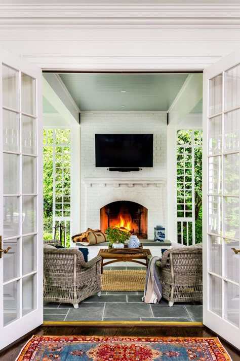 Outdoor Tv Space, Outdoor Covered Porch With Fireplace, Covered Outdoor Fireplace, Screened In Porch With Fireplace, Covered Porch Ideas, Side Porch Ideas, Screened In Porch Ideas, Southern Living Rooms, Porch With Fireplace