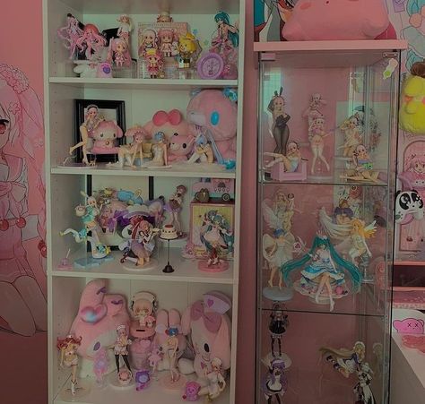 Figure Setup, Pastel Bedrooms, Sonico Chan, Cute Rooms, Ideas Apuntes, Bookshelf Room, Collection Room, Pastel Bedroom, Figurine Display