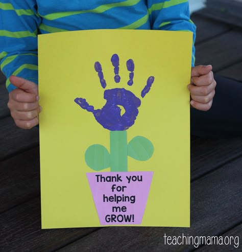 This Thank You for Helping Me Grow craft is a great gift idea for parents and teachers. Super Simple Mothers Day Crafts, Teacher Appreciation Crafts, Mothers Day Crafts Preschool, Easy Mother's Day Crafts, Mother's Day Projects, Teachers Day Card, Teacher Appreciation Cards, Teacher Thank You Cards, Teacher Craft