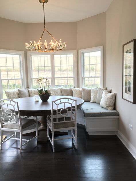 Breakfast nook perfection by Beth's Home Deseyen, Inc. Dinette Bench Seating, Backless Breakfast Nook Bench, Living Room With Built Ins And Sectional, Built In Dinette, Built In Table Kitchen Breakfast Nooks, Octagon Dining Room, Breakfast Nook Office, Conservatory Table, Dining Conservatory