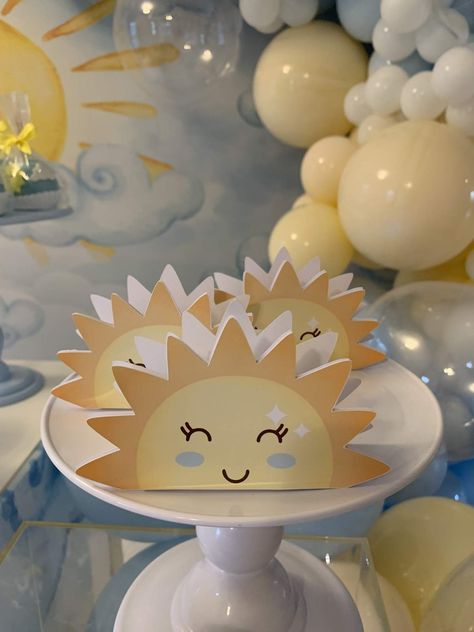 Sunshine Birthday Party Ideas, Sunshine Birthday Party, Kate Baby, Sunshine Photos, Sunshine Birthday Parties, Sunshine Birthday, Foyer Decorating, Baby Party, You Are My Sunshine