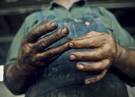 "St. Albans, 1973" shows a railroad mechanic's hands. "They have a roundness to them, and a sensitivity," Benn says. This reminds me of my father's hands. A hardworking Vermont automobile mechanic. Mechanic Hands, Mechanics Photography, Mechanics Hands, National Geographic Photographers, Mechanic Gloves, Medicine Man, Exhibition Building, Burlington Vermont, Hand Photography