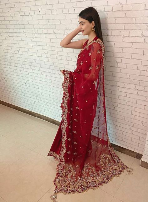 Asian Wedding Dress, Newly Wed, Bridal Dresses Pakistan, Pakistani Celebrities, Designer Sarees Collection, Pakistani Wedding Outfits, Pakistani Fashion Party Wear, Saree Blouse Patterns, Saree Designs Party Wear