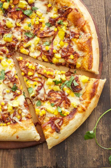 Pizza Image, Pizza Images, Pizza Bbq Chicken, Homemade Pizza Bbq Chicken, Barbeque Chicken Pizza, Bbq Chicken Pizza Aesthetic, Pepperocini Recipes, Bbq Chicken Pizza Recipe, Chicken Alfredo Pizza