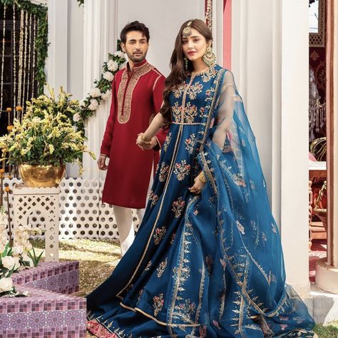 Valima Outfit, Lehenga For Party, Sadaf Fawad Khan, Fawad Khan, Golden Embroidery, Heavy Dresses, Bride Photography Poses, Pakistani Party Wear, Bridal Dresses Pakistan