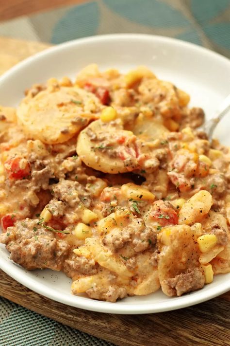 Rocky Top Casserole--Instant Pot or slow cooker ground beef, potato and corn casserole with a creamy, cheesy sauce. Slow Cooker Ground Beef, Beef Casserole Recipes, Corn Casserole, Rocky Top, Cheesy Sauce, Instant Pot Dinner Recipes, Easy Instant Pot Recipes, Beef Casserole, Easy Casserole Recipes