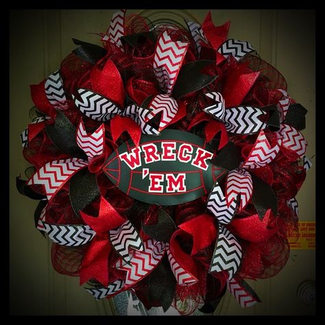 Texas Tech Deco Mesh Wreath Texas Tech Wreath, College Wreaths, Themed Wreaths, Burlap Mesh Wreath, Burlap Wreaths, College Stuff, Wreaths & Garlands, Texas Tech, Little Monkeys