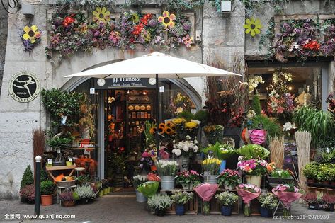 Flower Shop Aesthetic Korea, Paris Shops, Aesthetic Building, Farmers Market Booth, Flower Shop Design, Small Cafe Design, Aesthetic Japan, Paris Art, Laptop Wallpaper