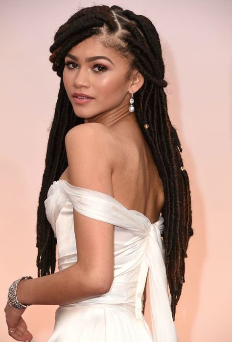 zendaya oscars | ... Zendaya Dreadlock Comments During 2015 Oscars: Beauty How-Tos K C Undercover, Oscar Hairstyles, Zendaya Hair, Red Carpet Hair, Red Carpet Beauty, Faux Locs Hairstyles, Long Box Braids, 2015 Hairstyles, Natural Hair Updo