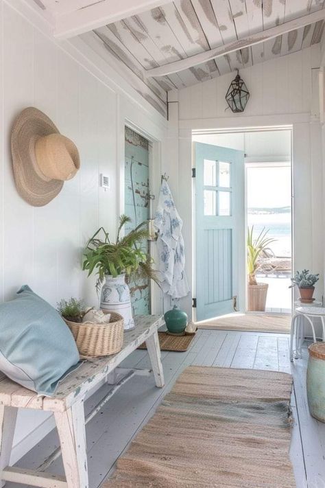 House Foyer Ideas, Ideas Entryway Entrance, Beach House Foyer, Small Beach House Interior, Beach House Entryway, Cottage Entry, House Foyer, Foyer Ideas Entryway, Small Beach Houses