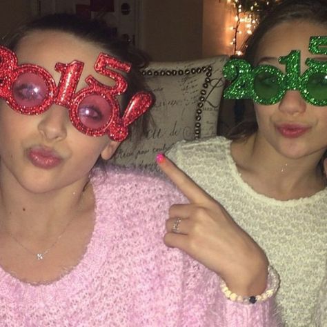 welcome 2015 please be better than 2014 :) Kendall And Maddie, Dance Moms Season 4, Dance Moms Memes, Dance Moms Cast, Dance Moms Pictures, Paige Hyland, Dance Moms Dancers, Kendall Vertes, Mom Photos