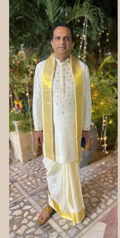 Wedding Father Outfit, Wedding Dresses Men Indian Groom Outfit, Traditional Indian Mens Clothing, Wedding Outfits Indian, Stylish Boy Clothes, Holiday Homework, Stylish Boy, Indian Marriage, Wedding Dresses Men Indian