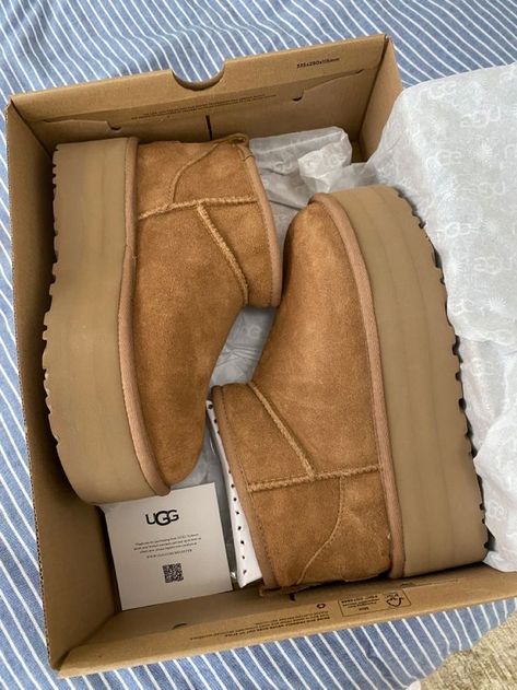 Platform Uggs, Cute Uggs, Fluffy Shoes, Preppy Shoes, Pretty Shoes Sneakers, Ugg Mini, Shoes Outfit Fashion, Girly Shoes, Aesthetic Shoes