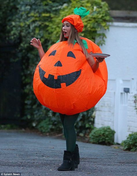 Diy Jackolantern Costume, Halloween Pumpkin Outfit, Pumpkin Halloween Costume For Women, Pumpkin Custome Halloween, Pumpkin Outfit Halloween, Giant Outfit, Diy Pumpkin Costume Womens, Womens Pumpkin Costume, Prego Costume