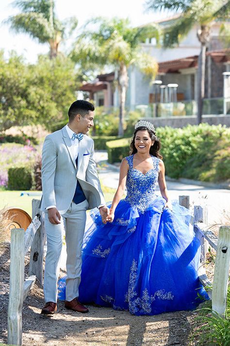 Quinceanera couple photo shoot blue and grey color scheme Grey Chambelanes Outfits, Blue Themed Quinceanera, Chambelanes Suits, Chambelanes Outfits Quinceanera Blue, Quinceanera Outfits, Quinceañera Pictures, Royal Blue Quinceanera Theme, Blue Quinceanera Ideas, Chambelanes Outfits Quinceanera