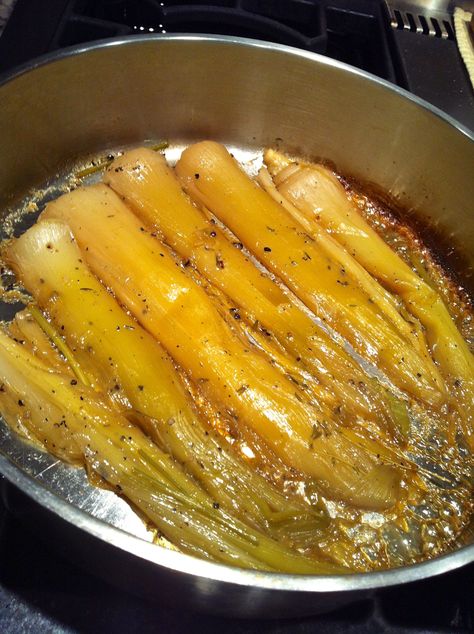 Braised Leeks.  recipe on my blog Leeks Recipe, Roasted Leeks, Braised Leeks, Onion Leeks, Leek Recipes, Healthy Bars, Vegan Sides, Roasts, Vegetable Sides