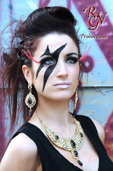 Wwe Makeup Ideas, 80s Rock Makeup Looks, Rock Star Face Paint, Rock And Roll Face Paint, Acdc Makeup, Glam Rock Makeup Looks, 80s Rockstar Makeup, 80s Makeup Rocker, Rocker Girl Makeup