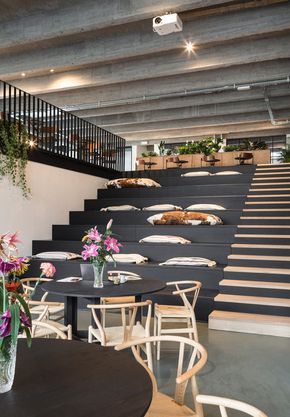 Antwerp co-working space encourages occupants to explore its spaces Coworking Space Design, Cafe Seating, Creative Workspace, Coffee Shop Design, Workplace Design, Workspace Design, Cafe Interior Design, Coworking Space, Office Interior Design