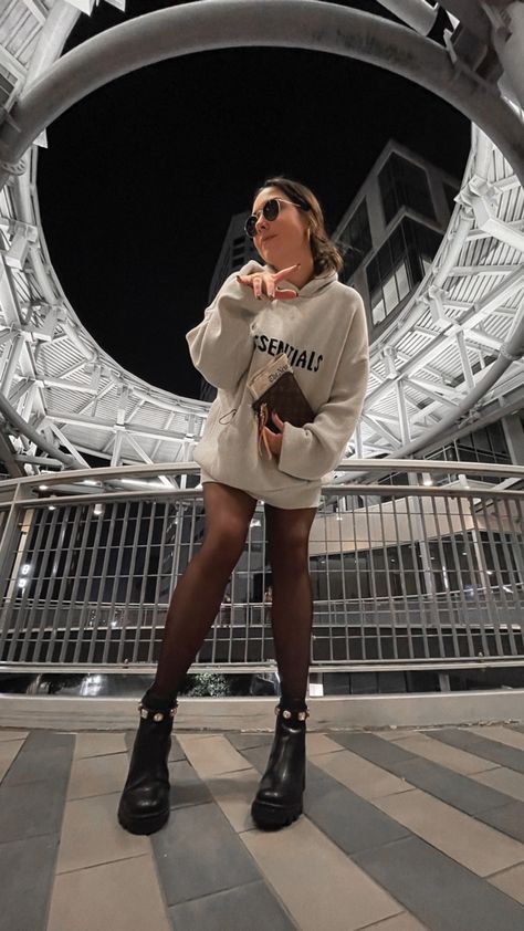 Essentials Oversized Hoodie, Oversized Hoodie And Tights, Concert Outfit Ideas Petite, Oversized Hoodie And Tights Outfit, Big Hoodie And Shorts Outfit, Hoodie Boots Outfit, Outfit Ideas Oversized Hoodie, Giant Hoodie Outfit, Oversized Hoodie Dress Outfit