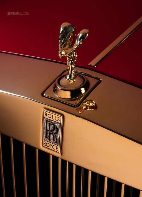 TWO GOLD INFUSED PHANTOMS JOIN ROLLS-ROYCE COLLECTION DESTINED FOR THE 13 HOTEL, MACAU Rolls Royce Logo, Rolls Royce Wallpaper, Rolls Royce Car, Royce Car, Luxury Cars Rolls Royce, Lamborghini Veneno, Rolls Royce Phantom, Car Cleaning Hacks, Classic Sports Cars