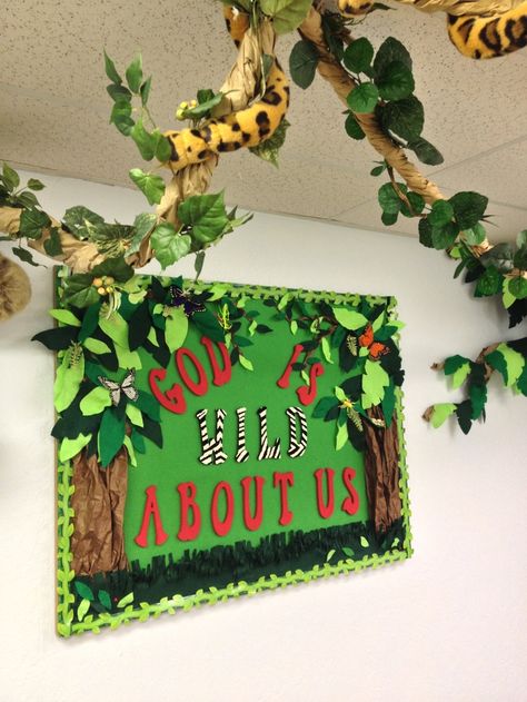 sunday school bulletin boards | Beautiful jungle theme bulletin board Safari Bulletin Boards, Jungle Bulletin Boards, Preschool Jungle, Jungle Crafts, Jungle Theme Classroom, Beautiful Jungle, Bible Camp, Vbs Decorations, Sunday School Rooms