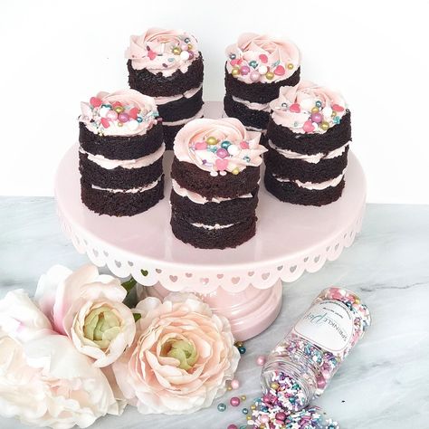 How to Make Mini Layer Cakes – Basil and Buttercream Mini Layered Cake, Mini Layer Cakes, Mini Chocolate Cake, Entertaining Food, How To Stack Cakes, Tiny Cakes, Cake Hacks, Chocolate Sheet Cake, Cupcake Cake Designs