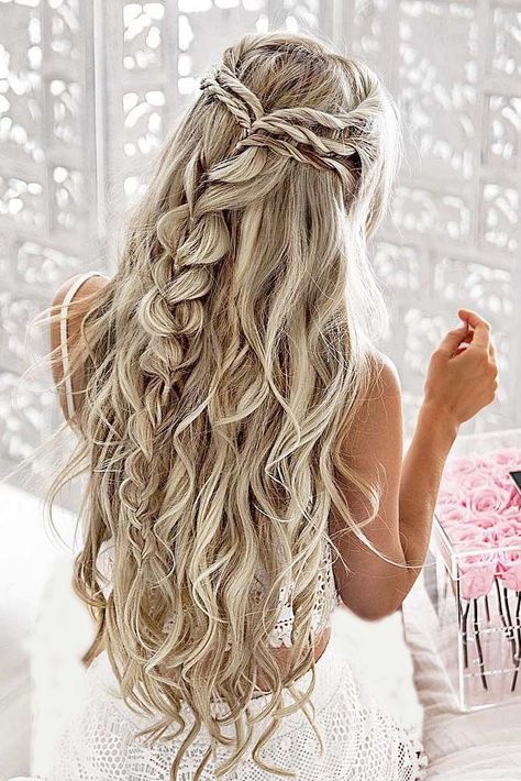 18 Gorgeous Bridal Hairstyles ❤️ See more: http://www.weddingforward.com/bridal-hairstyles/ #weddings #hairstyles Brunette Bob, Bridal Wedding Hair, Fishtail Braid, Prom Hairstyles For Long Hair, Pretty Braided Hairstyles, Braided Hairstyles For Wedding, Prom Hairstyles, Formal Hairstyles, Wedding Hair And Makeup