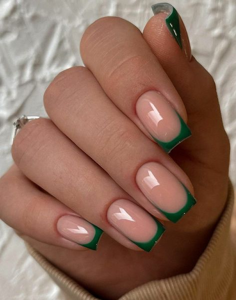 Emerald French Tip Nails Square, Ongles Gel French, Emerald Nails, Green Acrylic Nails, Simple Acrylic Nails, Work Nails, Blush Nails, Classy Acrylic Nails, Short Square Acrylic Nails