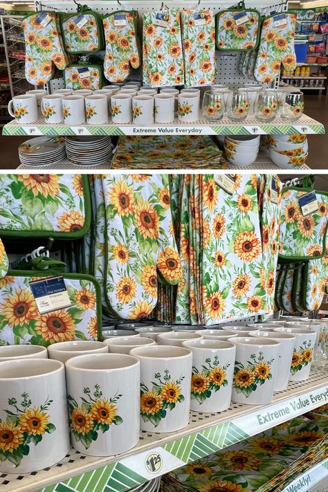 Sunflower Kitchen Decor Ideas, Natal Aesthetic, Sunflower Themed Kitchen, Sunflower Ideas, Tattoo Cake, Sunflower Room, Granny House, Sunflower Kitchen Decor, Sunflower Crafts