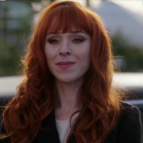 Supernatural Rowena, Ruthie Connell, Rowena Macleod, Ruth Connell, Felicia Day, Spn Cast, Uss Enterprise Star Trek, Supernatural Pictures, Mommy Dearest