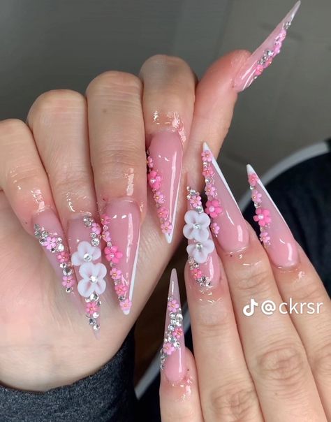 Nail Discount Ideas, Long 3d Flower Nails, Long Acrylic Nails With 3d Flowers, Stilleto Nails Flowers, Stilleto Flower Nails, Flower Stiletto Nails, Nail Designs With Flowers, Pink Acrylic Nails 3d Flowers, Stilleto Nails With 3d Flowers