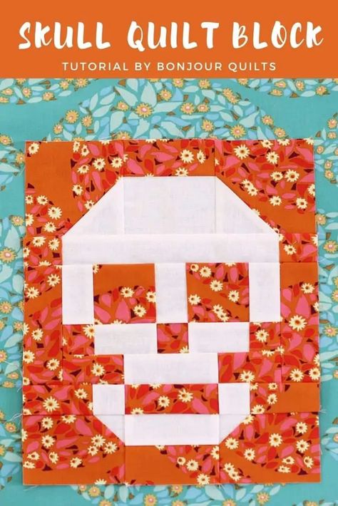 A patchwork skull quilt block, just in time for Halloween. Sew up this happy little skull quilt block for a mini quilt, table decoration or a cushion. Tutorial can be found at Bonjour Quilts. Skull Quilt Block, Skull Patchwork, Quilt Halloween, Skull Quilt, Mountain Quilt, Halloween Sewing Projects, Halloween Quilt Patterns, Halloween Blocks, Fall Quilt Patterns