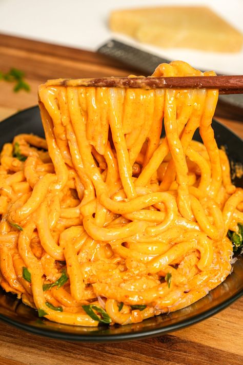 Saucy Ramen Noodles, Korean Cheese Noodles, Creamy Asian Noodles, Gochujang Udon Noodles, How To Make Udon Noodles From Scratch, Gochujang Noodle Soup, Creamy Gochujang Noodles, Korean Udon Noodle Recipe, Easy Korean Noodle Recipes