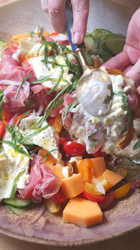 Melon, prosciutto and burrata salad. This will be the first recipe I am offering exclusively to my paid subscribers on my newsletter! Your support means the world to me and allows me to continue to create the content that I do for you. Sign up below (but don't worry as there is a free sign up option as well): https://daenskitchen.substack.com/subscribe | Daen’s Kitchen | Daen’s Kitchen · Original audio Burrata Salad, Meals For One, Melon, I Love Food, Love Food, Food And Drink, Salad